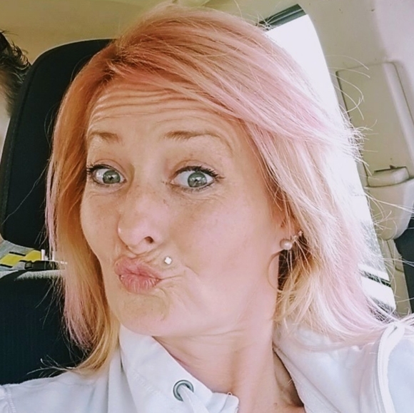 Meet your Posher, Kerri - Picture 2 of 3